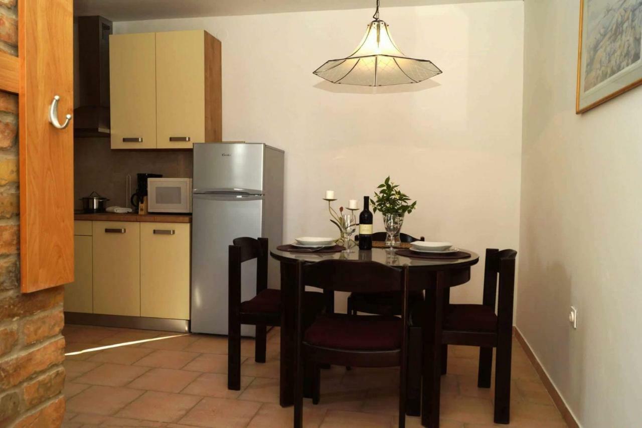 Апартаменти Apartman Eric Пула Екстер'єр фото