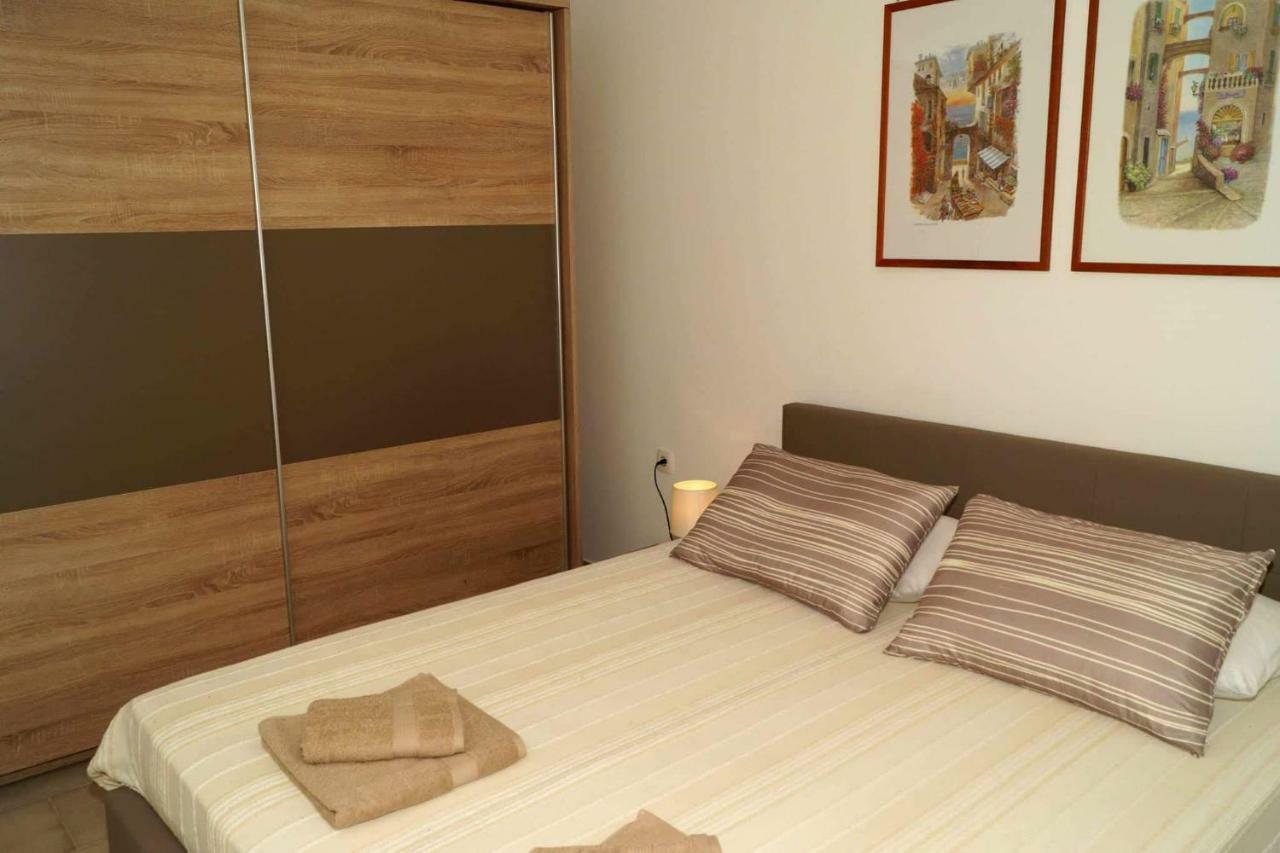Апартаменти Apartman Eric Пула Екстер'єр фото